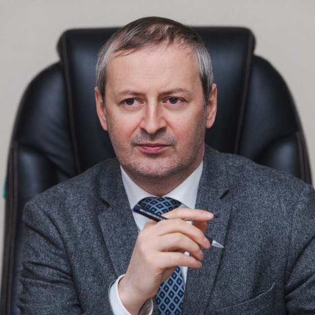 Роберт Фидаров