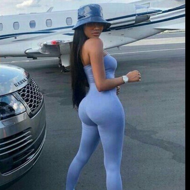 Rus pornosida yuzga otirish Rus eshak porno