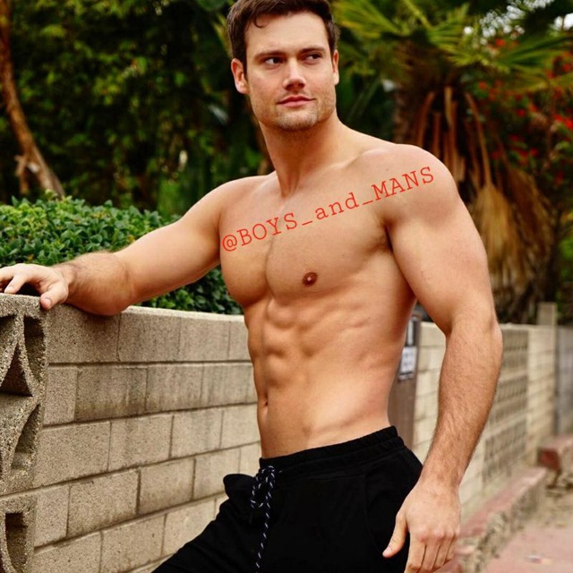 Klaudiya Koll yalangoch