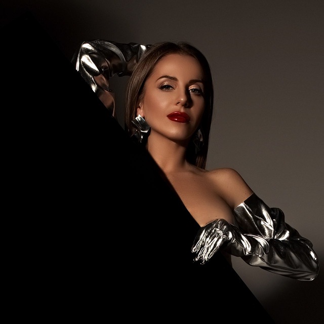 САША ПЕТРАЙЧУК ? Господиня бункеру