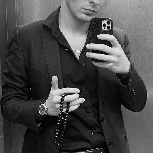 Что делает Роман Журавлев ??