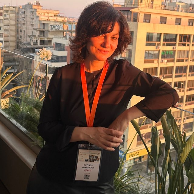 Dr Avanesova | ophthalmolife