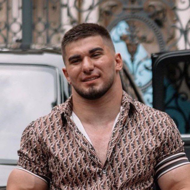 Прическа ахмеда венгалби. Доктор тамаев. Доктор тамаев. Асхаб тамаев медик. Тамаев врач.