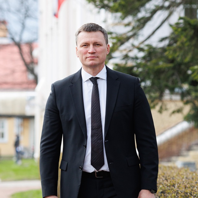 Александр Якушев